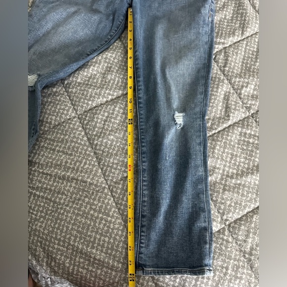 True Religion distressed capri jeans - Picture 4 of 4